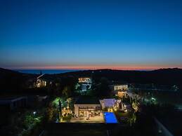 Villa GA A Luxury 3BR With Sauna and Pool