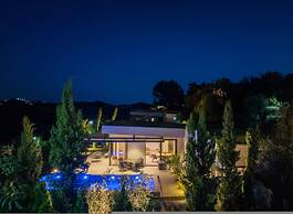 Villa GA A Luxury 3BR With Sauna and Pool