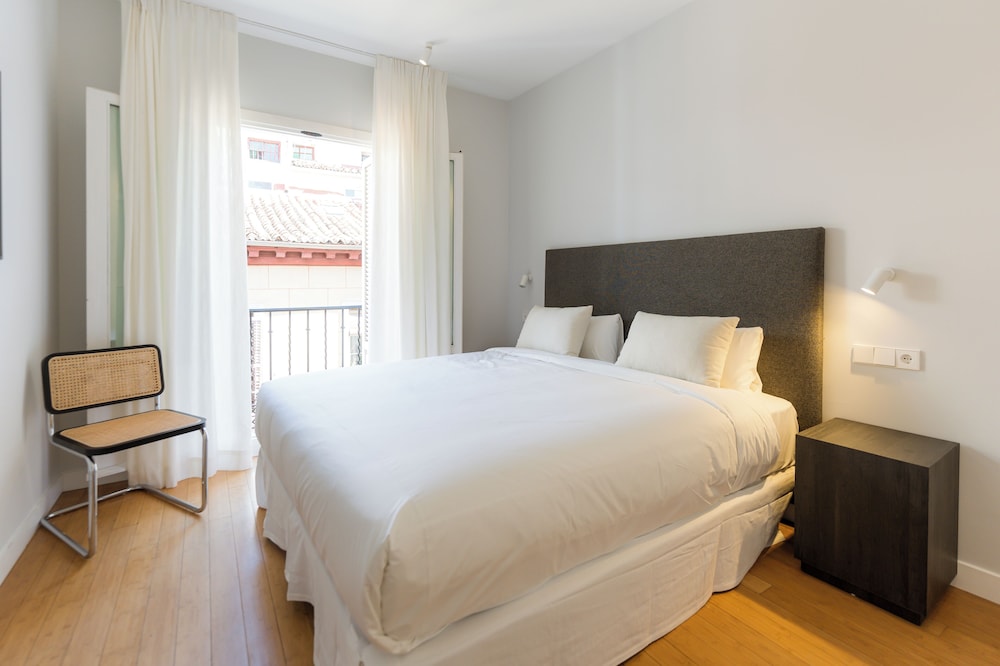 Edmond Vibes Plaza de España Suites