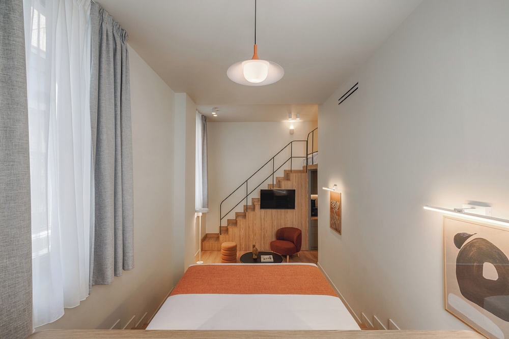 Leon II by Zoia Living