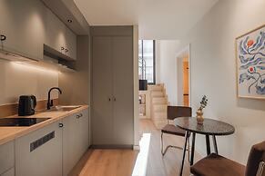 Leon II by Zoia Living