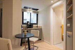 Leon II by Zoia Living