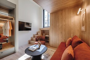 Leon II by Zoia Living