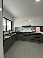 Platinum Oak Residency
