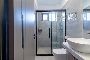 Platinum Oak Residency