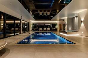 Platinum Oak Residency