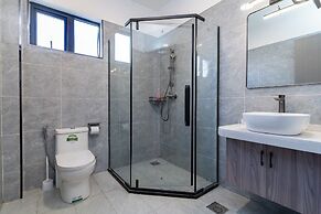 Platinum Oak Residency