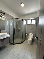 Platinum Oak Residency