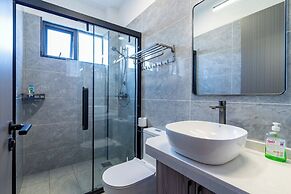 Platinum Oak Residency