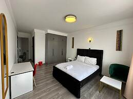 Platinum Oak Residency