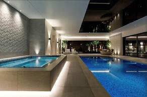 Platinum Oak Residency