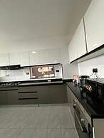 Platinum Oak Residency