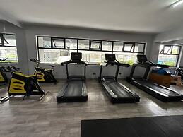 Platinum Oak Residency