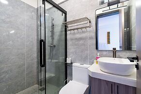 Platinum Oak Residency