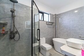 Platinum Oak Residency