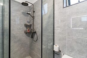 Platinum Oak Residency