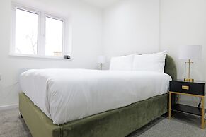 The Wembley Chic Retreat 3 Bed Flat