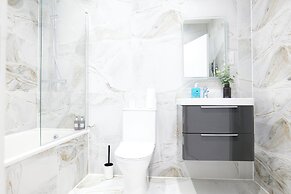 The Wembley Chic Retreat 3 Bed Flat