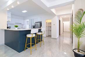 Royal Oaks Residency