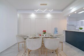 Royal Oaks Residency
