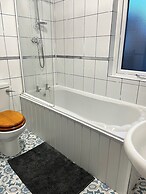 Derby House - Perfect for Contractors/groups