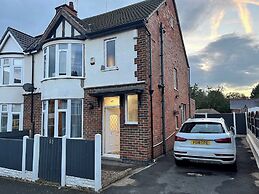 Derby House - Perfect for Contractors/groups