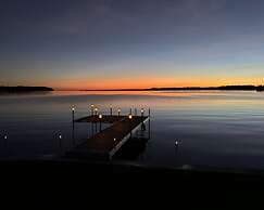 Lakeside Escape in Ramara