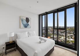 City Lights Retreat – Fortitude Valley