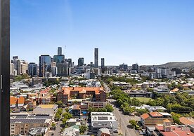 City Lights Retreat – Fortitude Valley