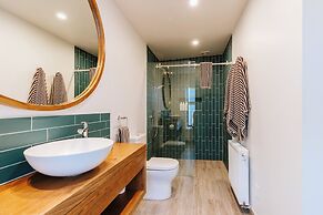 Korari House - Lake Views - Sleeps 10