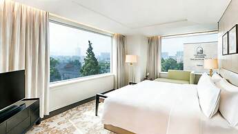The Grand Mansion Hotel