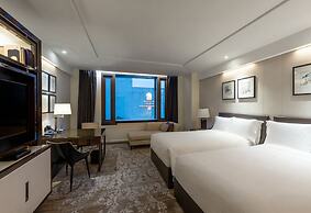 The Grand Mansion Hotel