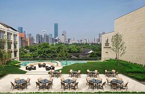 The Grand Mansion Hotel