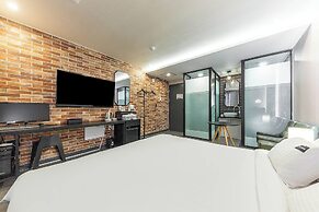 Brown Dot Hotel Jinjuseong