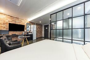 Brown Dot Hotel Jinjuseong