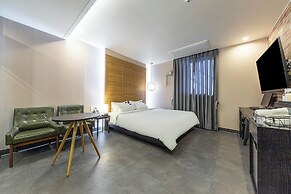 Brown Dot Hotel Jinjuseong