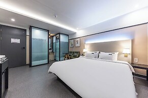 Brown Dot Hotel Jinjuseong