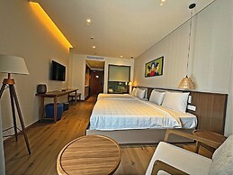 Bliss Driftwood Retreat By Mandala