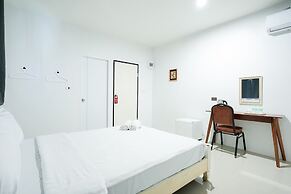 Snap INN Sukhumvit Soi 1