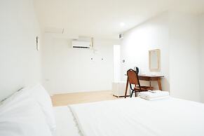 Snap INN Sukhumvit Soi 1
