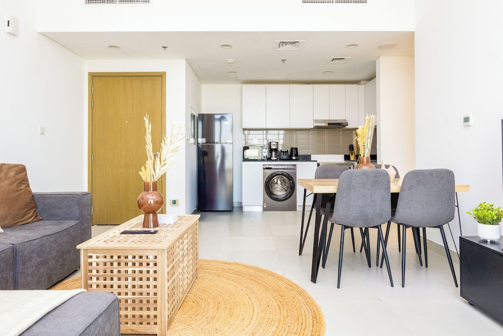Bloomfields 1br Elegant Escape Pulse