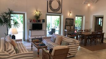 Leonora House, Talpe