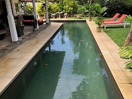 Leonora House, Talpe