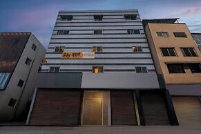 Itsy Hotels Sri Nidhi Executive