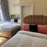 Glams Victoria Apartment
