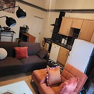 Glams Victoria Apartment