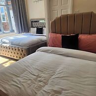Glams Victoria Apartment