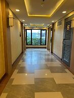 Twin Lakes Tagaytay by JC Staycation