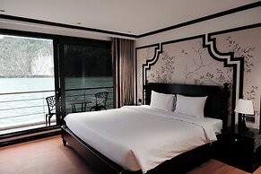 HALORA NOVA LUXURY CRUISE
