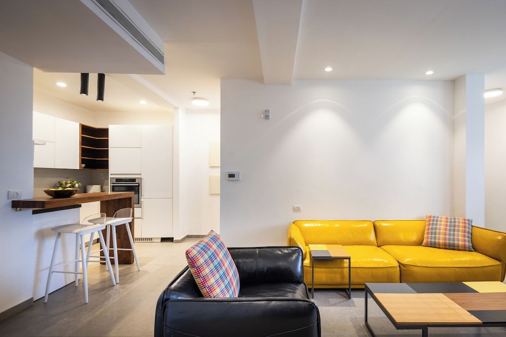 MAMAD - Chic and Comfort stay on Iconic